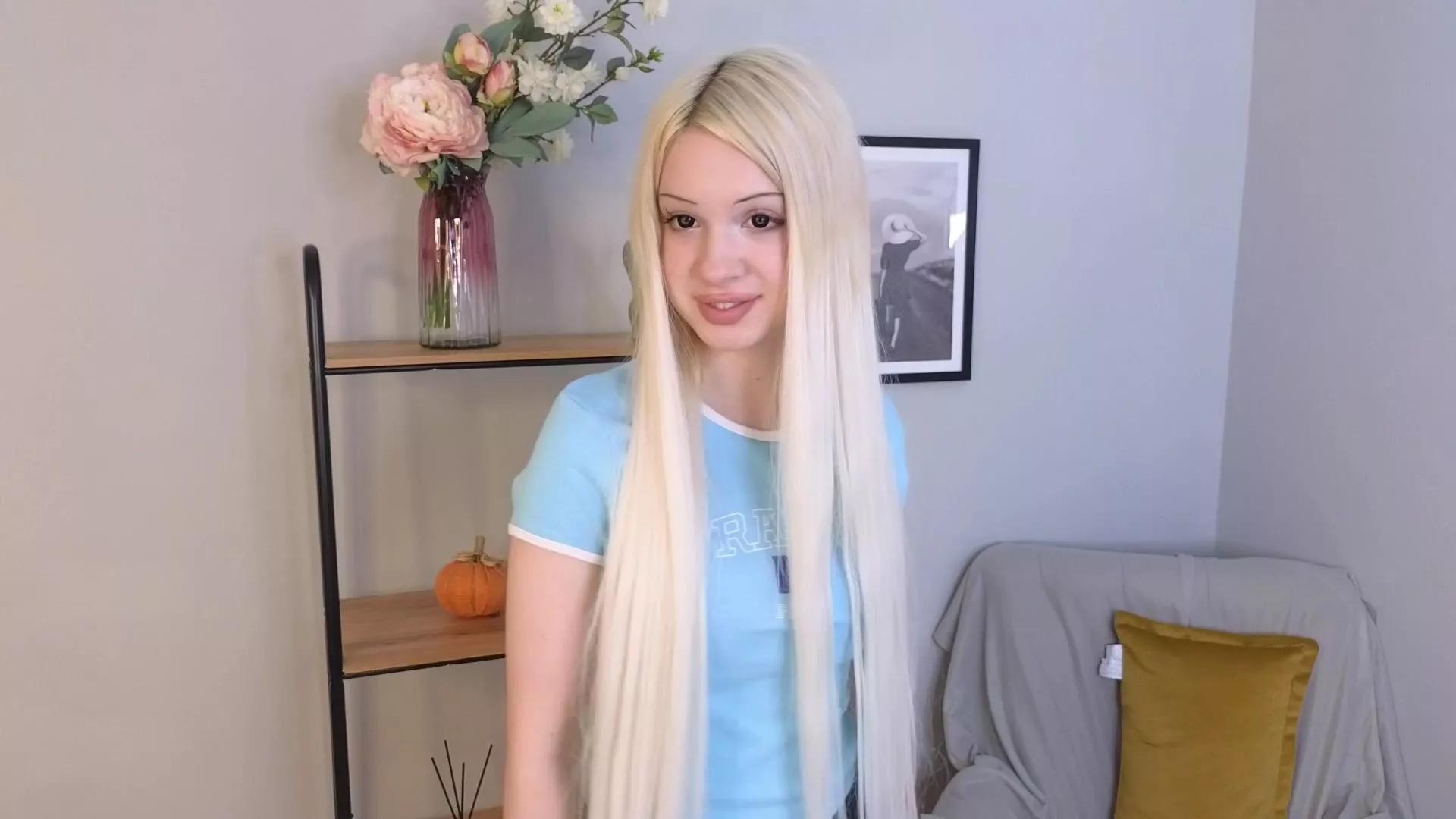 Rebecca_Jones on Cam4 