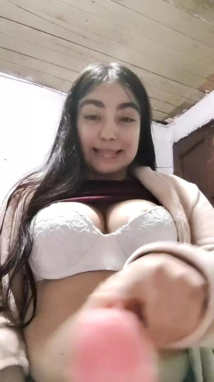 Reinita27 on Cam4 