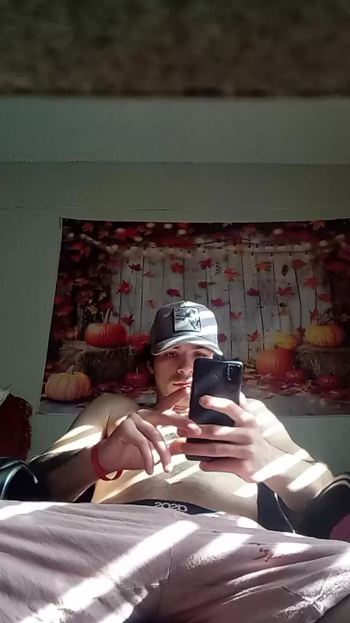 robert1774 on Cam4 