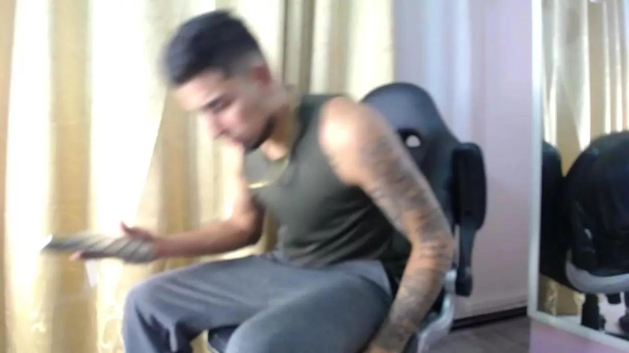 Rocky_Masterr on Cam4 