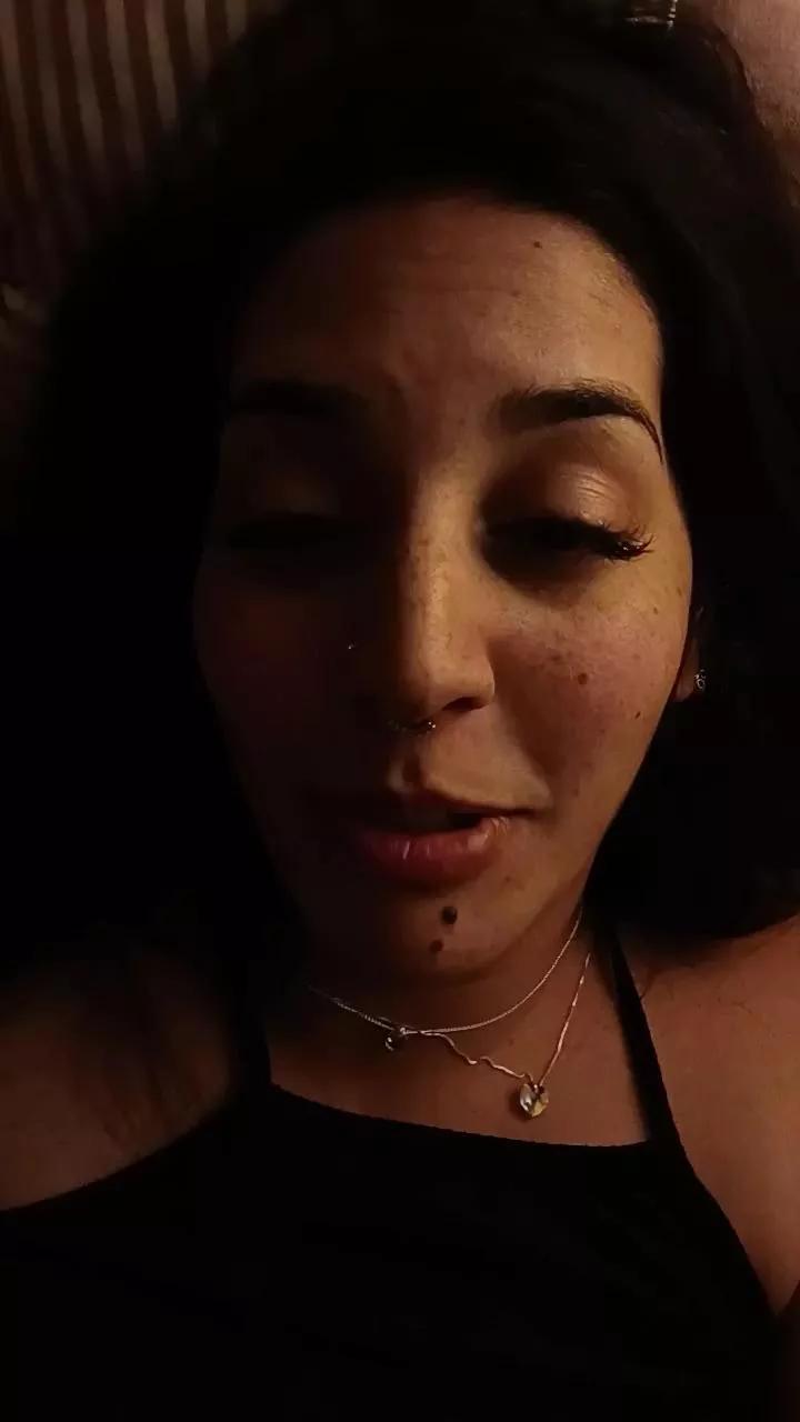 Rojitaa4 on Cam4 