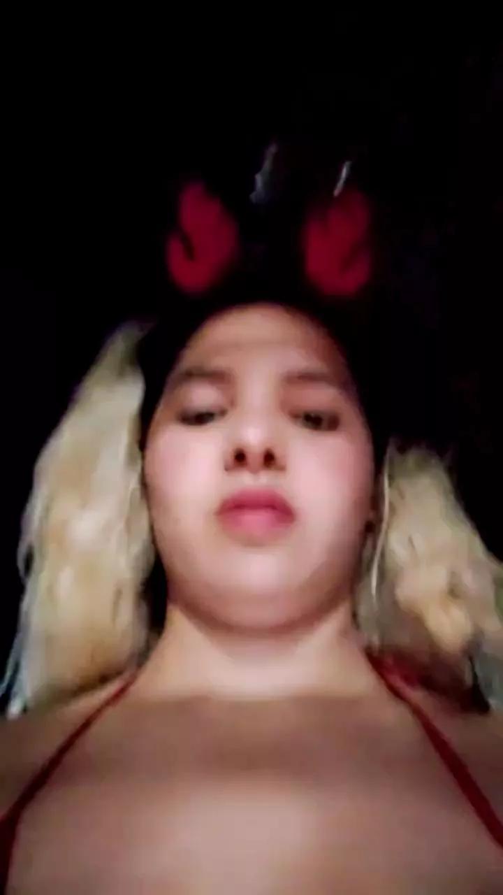 Rossita_Golden1 on Cam4 