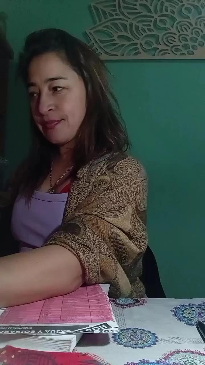 Roxxpao on Cam4 