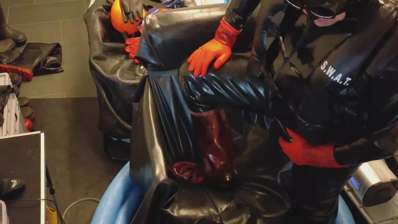 Offline RubberPPig on Cam4