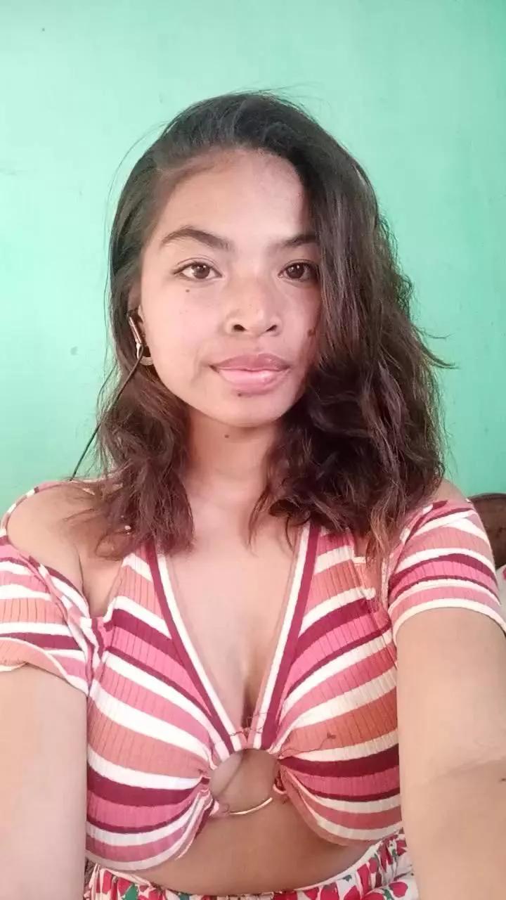SandraS001 on Cam4 