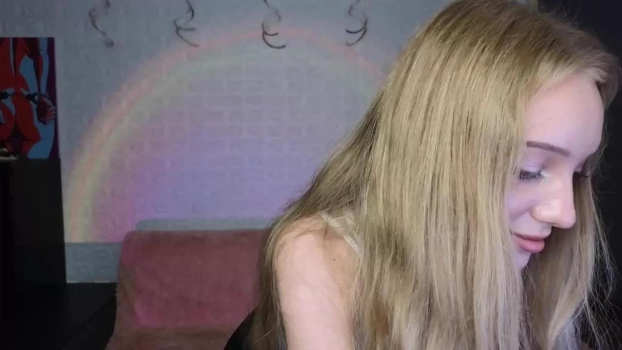 SandraSanvee on Cam4 
