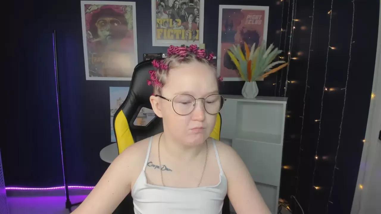Sara_Moor on Cam4 