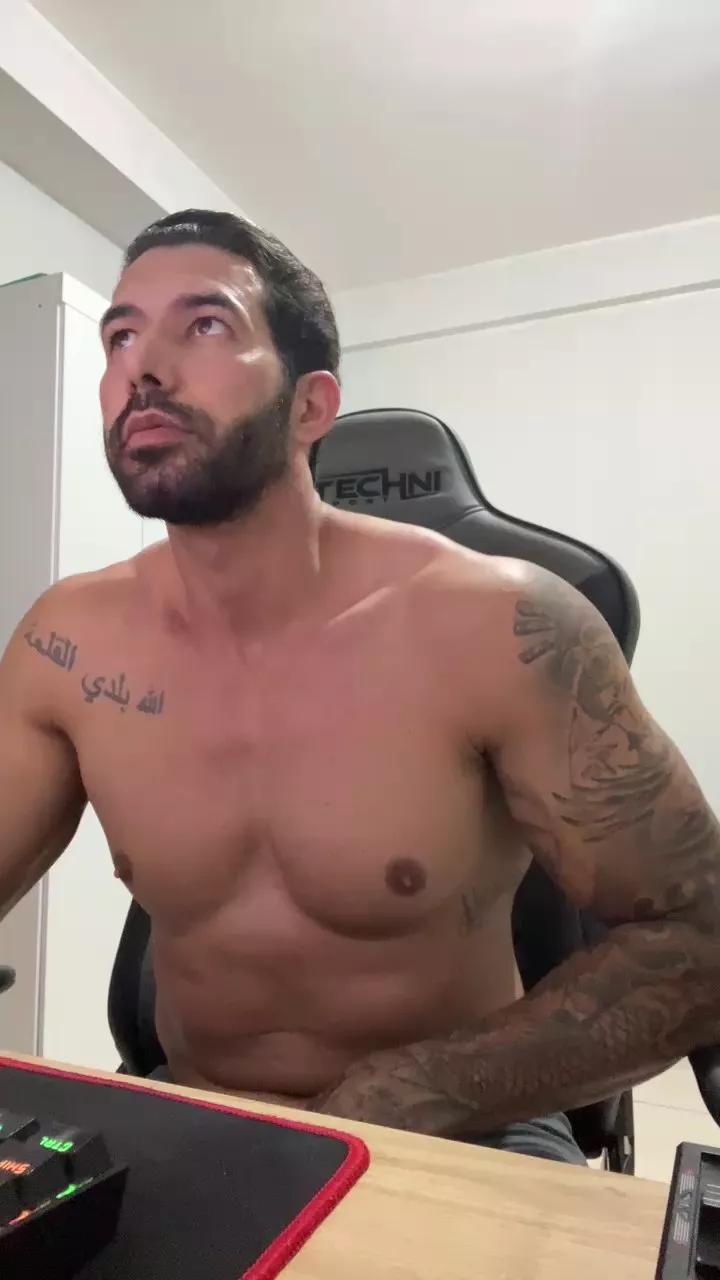 Saradoalto23 on Cam4 