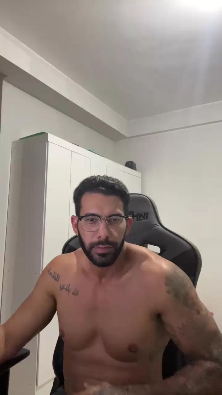 Saradoalto23 on Cam4 