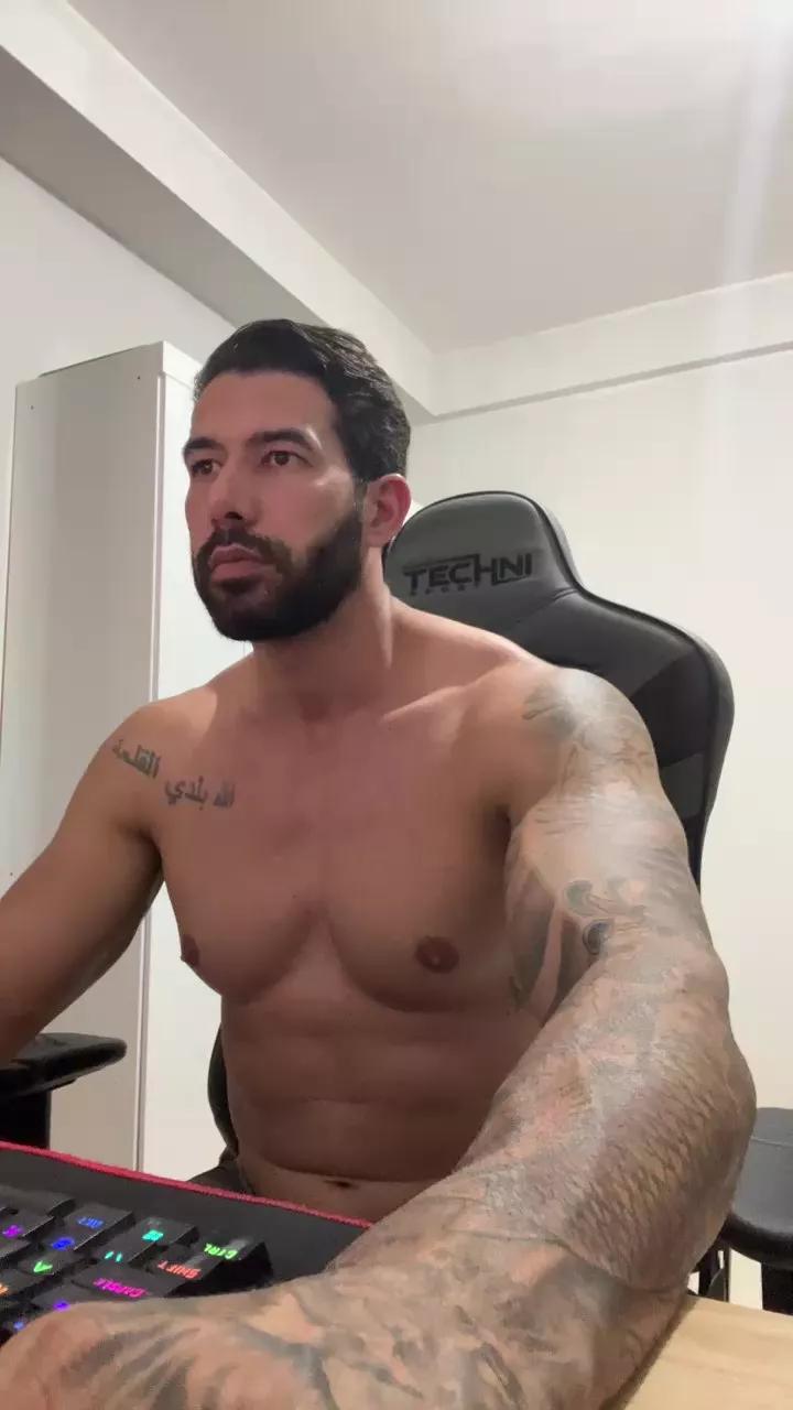 Saradoalto23 on Cam4 