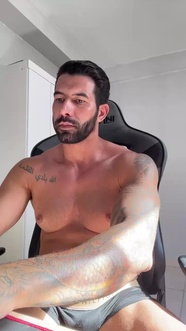 Saradoalto23 on Cam4 
