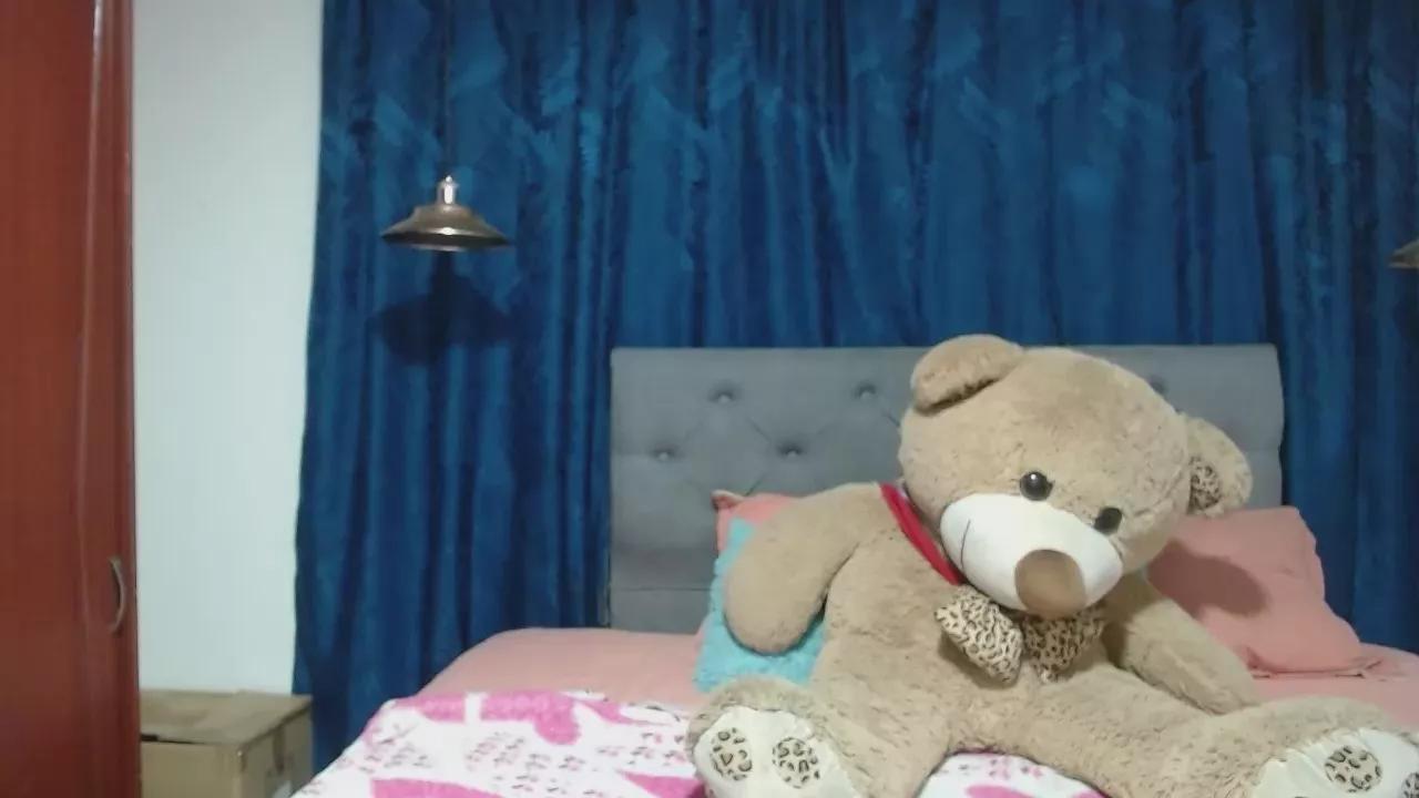 sarahlovesu on Cam4 