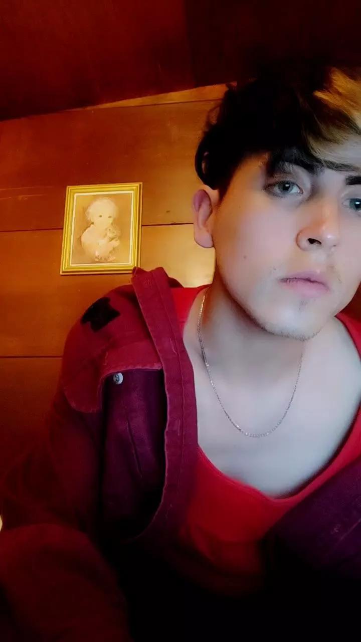 Sartes95 on Cam4 