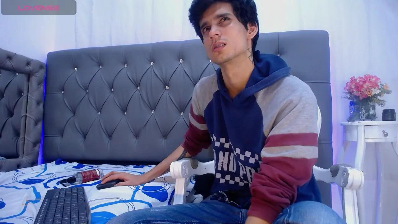 Offline Sebalexis7 on Cam4