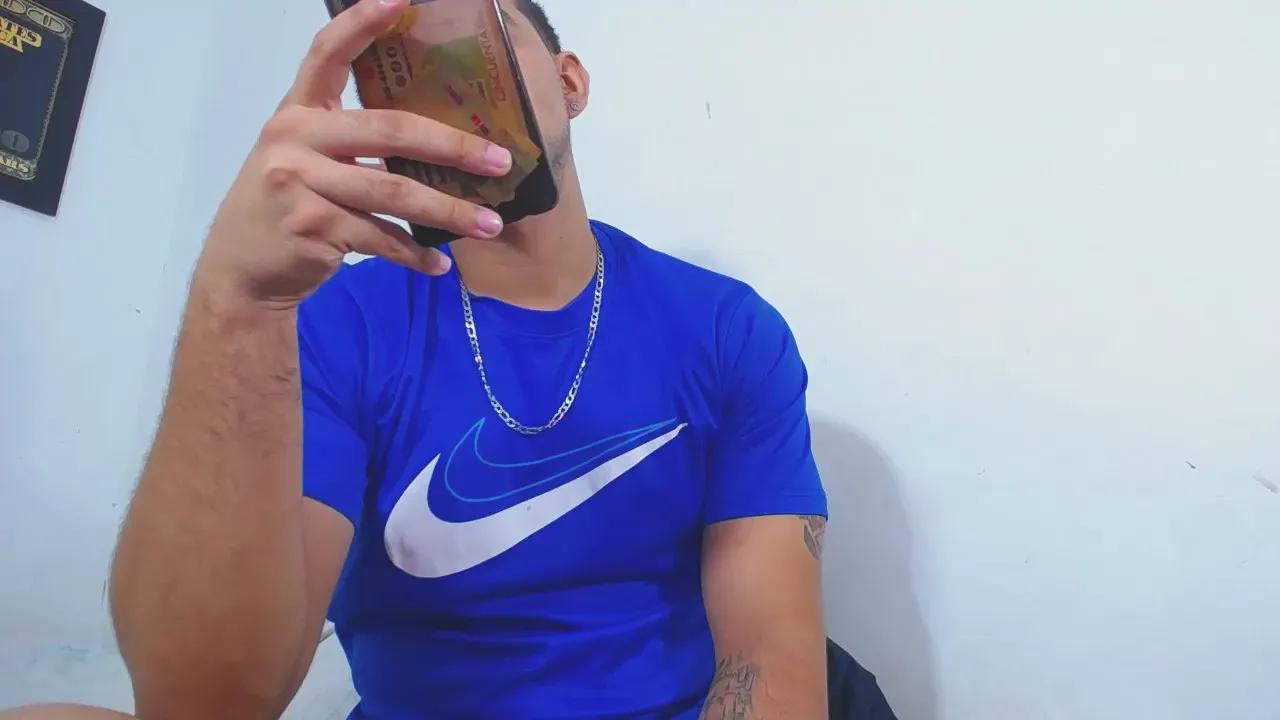 Offline sebastiancastil on Cam4