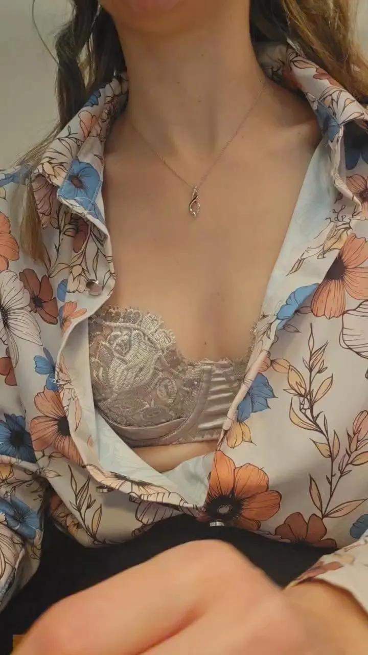 Offline Secretairenue on Cam4