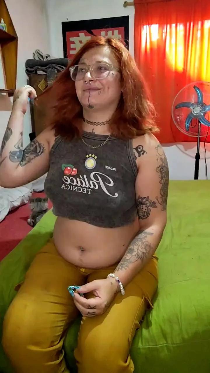 Sexxyymom on Cam4 
