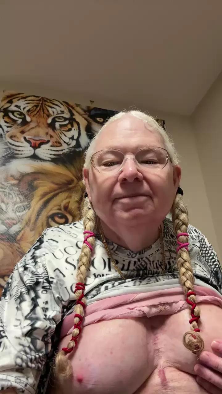 Sexy2020Maxine on Cam4 