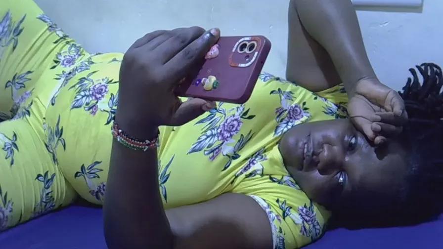 Offline sexy_ebony254 on Cam4