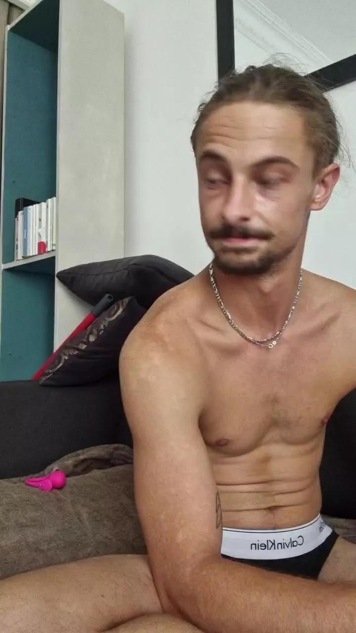 SexySayajin on Cam4 