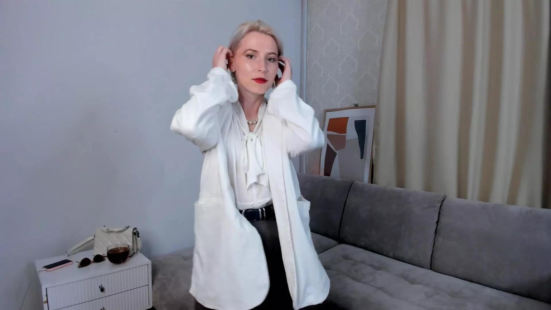 SheenaHallsted on Cam4 