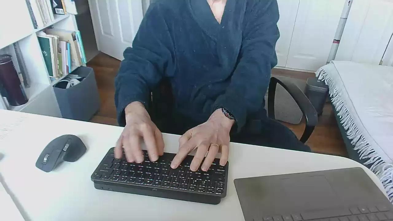 silvertongue_uk on Cam4 