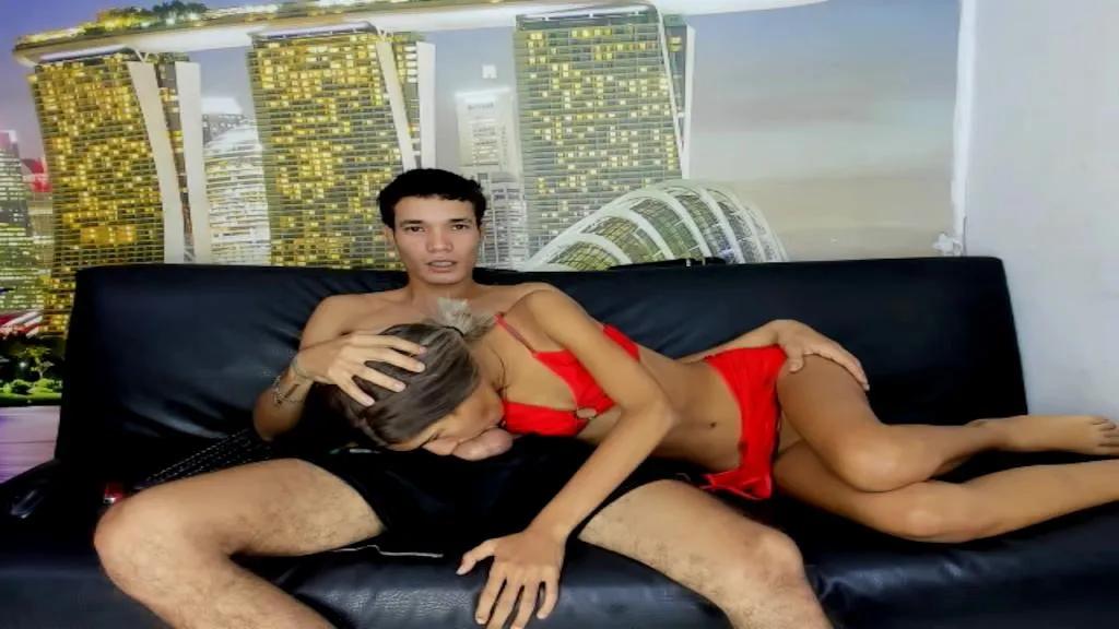 skinnysweettoot on Cam4