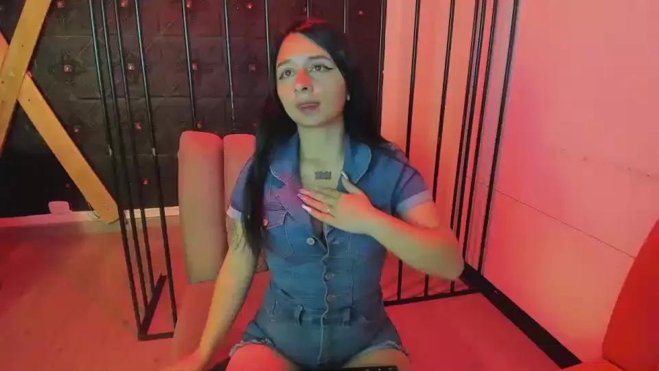 Offline SofiaNaugthy on Cam4