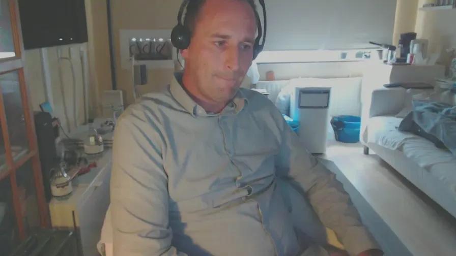 Offline speciald_xxx on Cam4