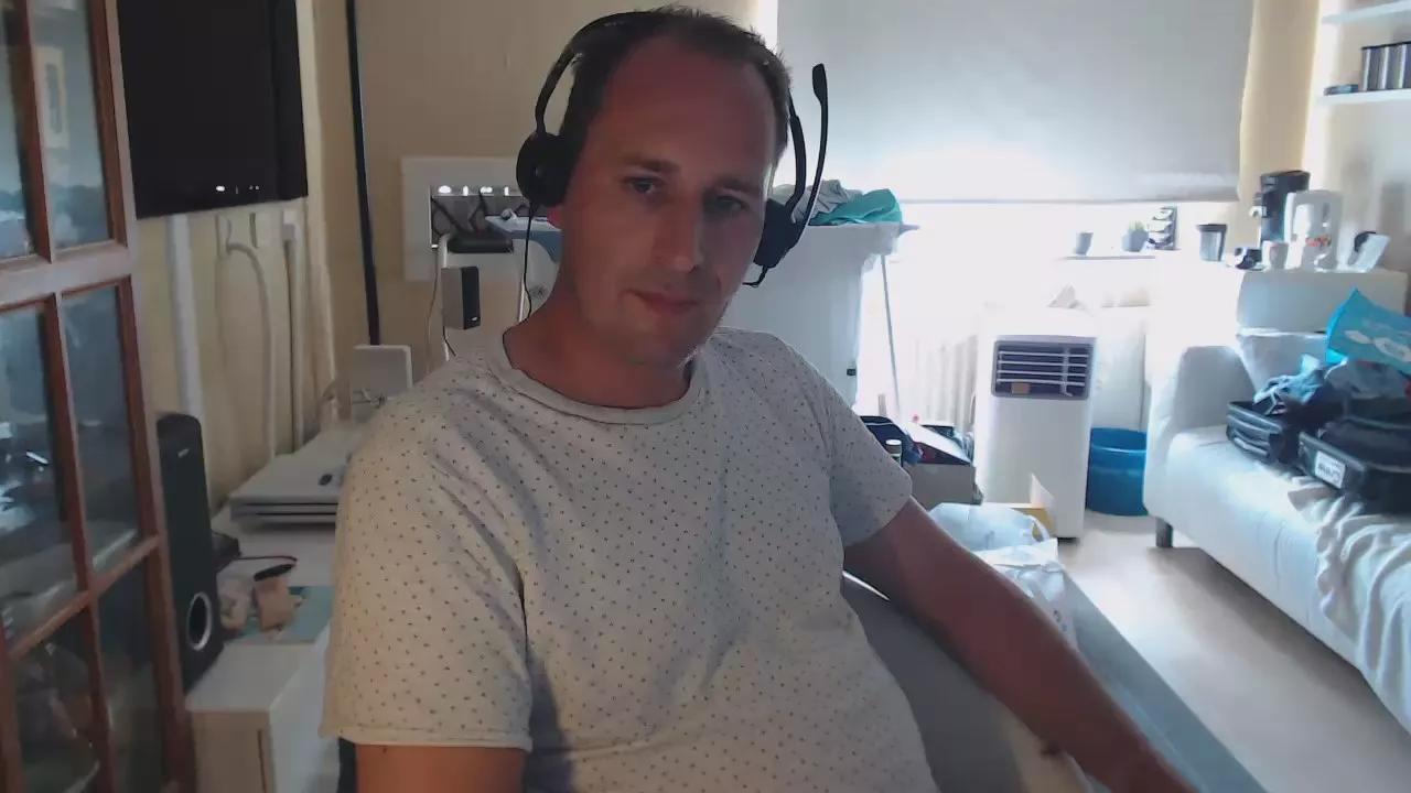 Offline speciald_xxx on Cam4