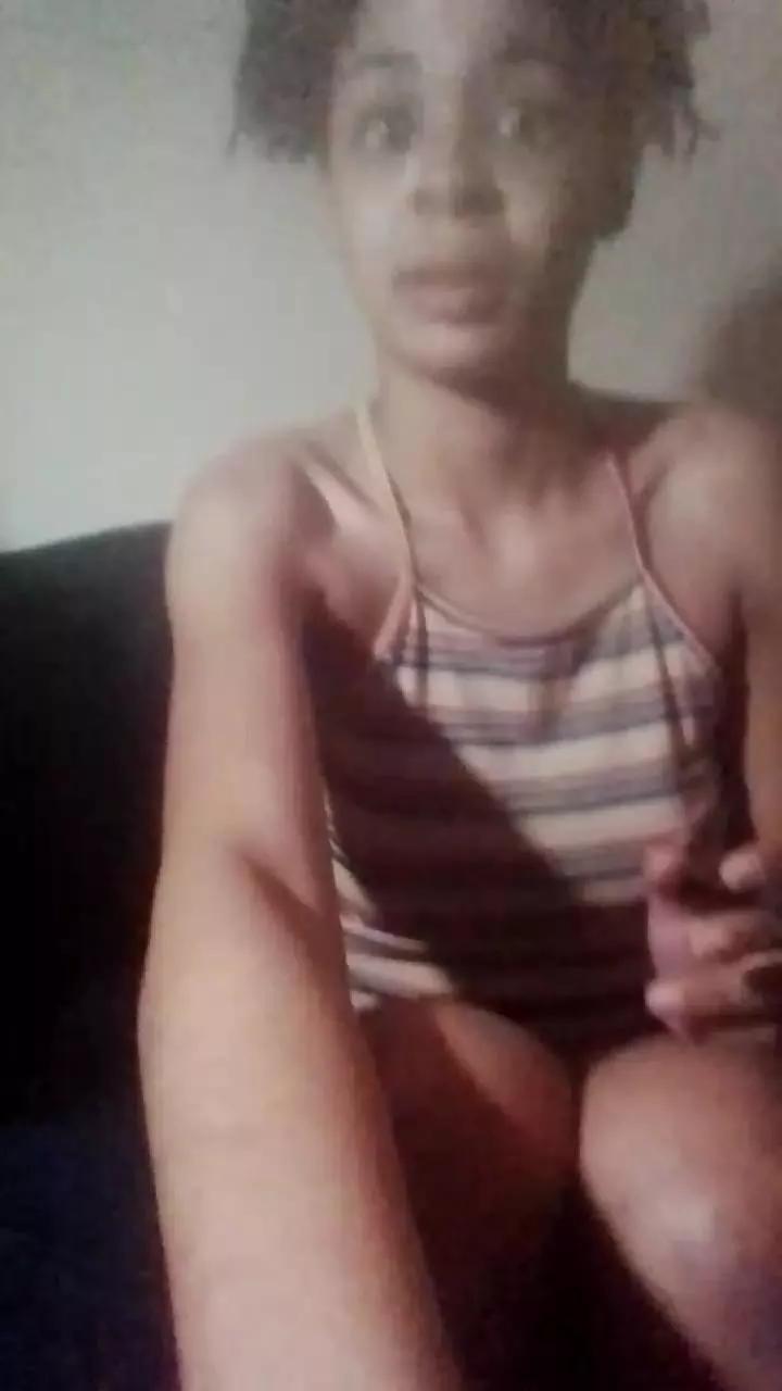 StarrLavitaa on Cam4 