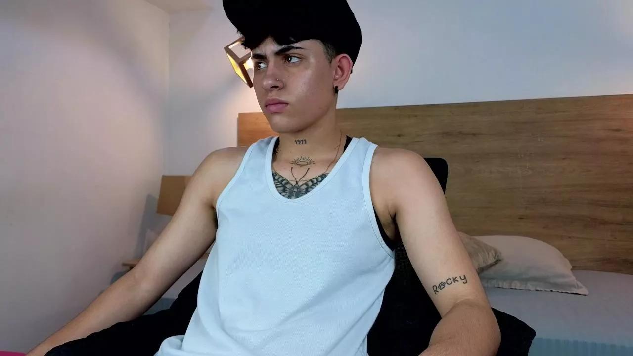 Offline StivenBenet on Cam4