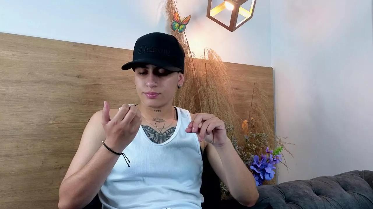 Offline StivenBenet on Cam4