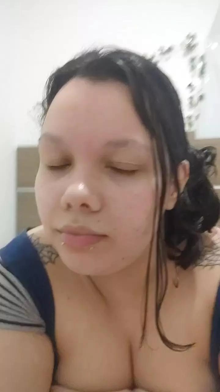 succulolli on Cam4 