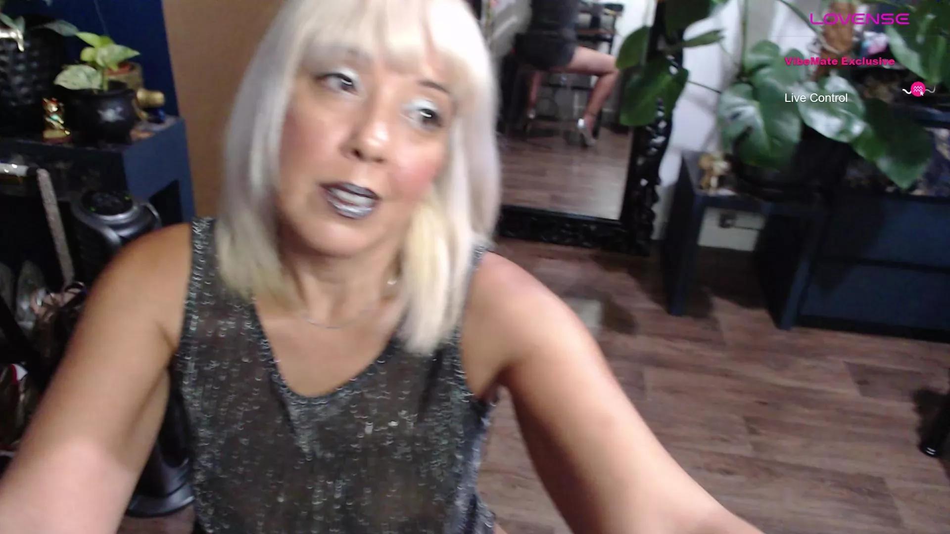 SunniKnight on Cam4 