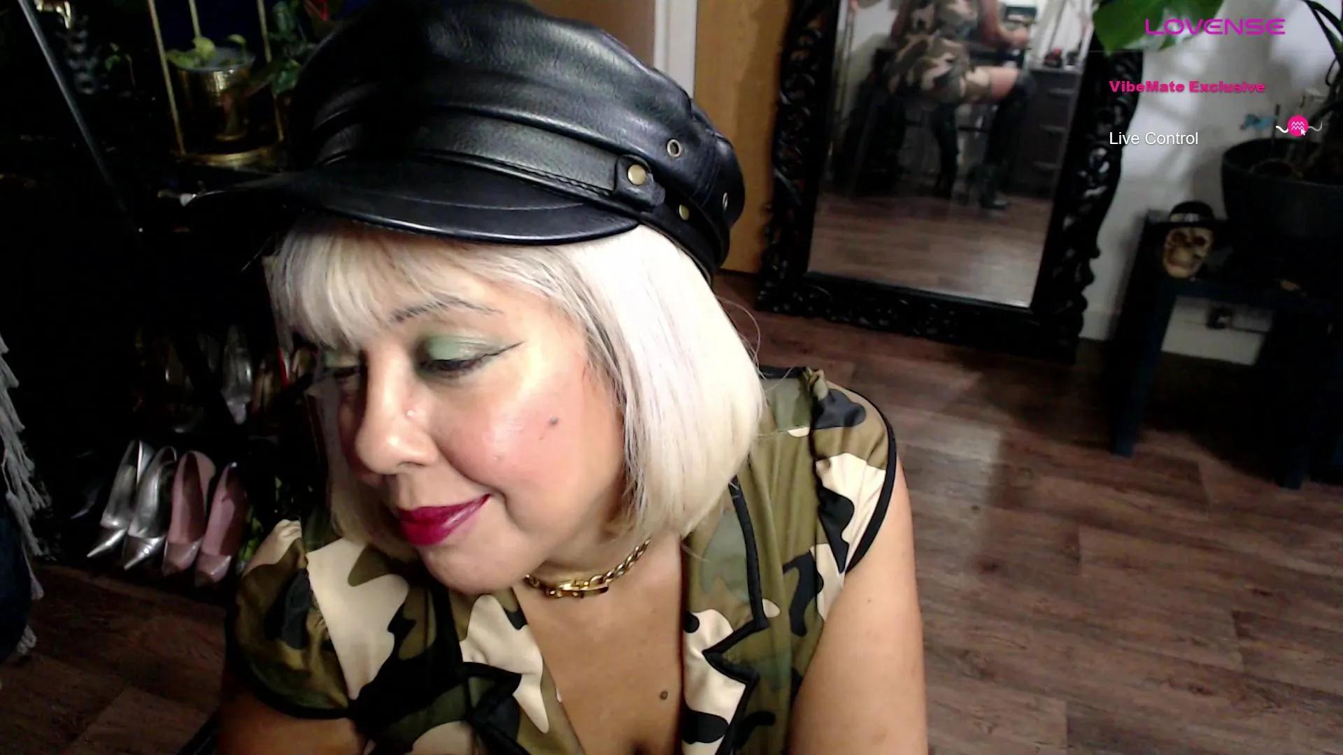 Offline SunniKnight on Cam4