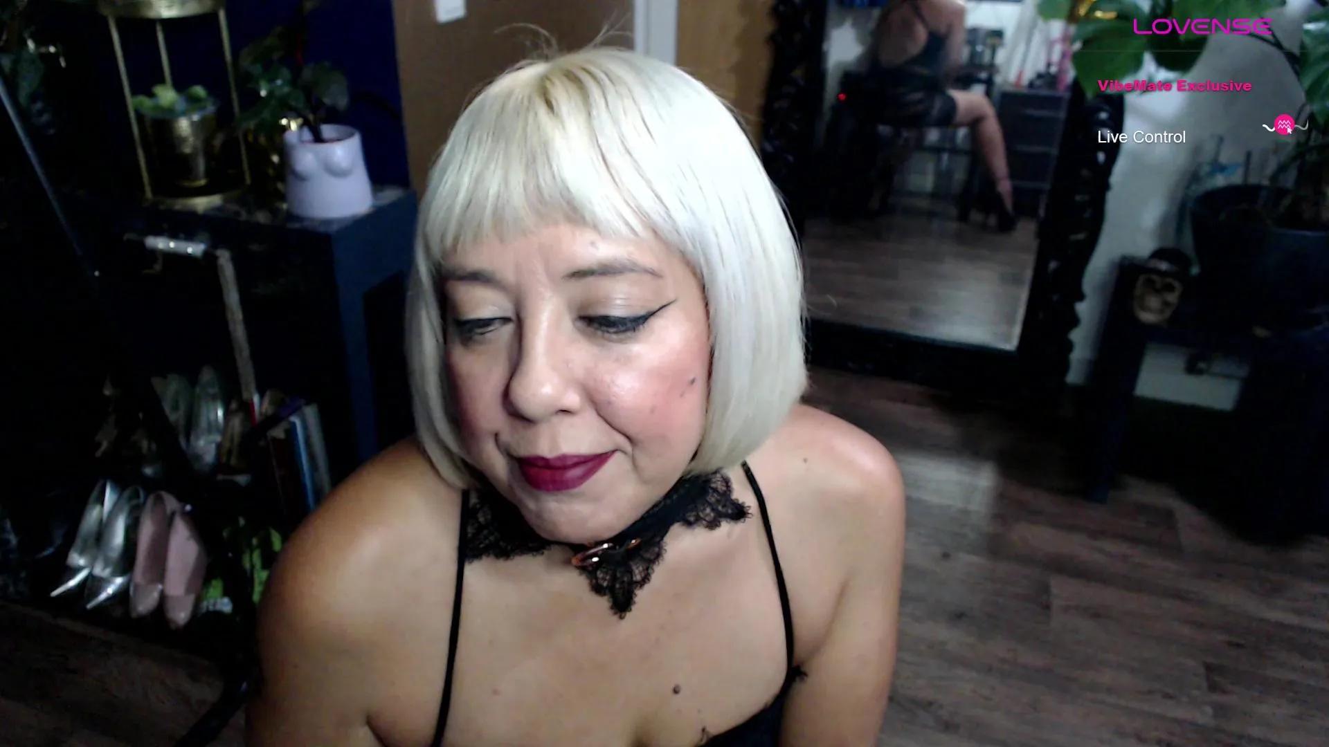 SunniKnight —  #british #mature #squirt #pussy #ass #feet