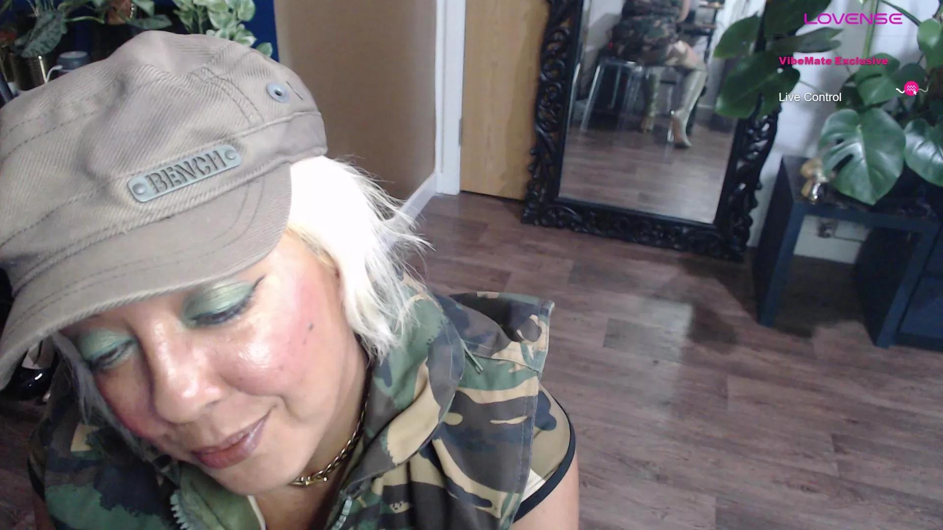 SunniKnight on Cam4 