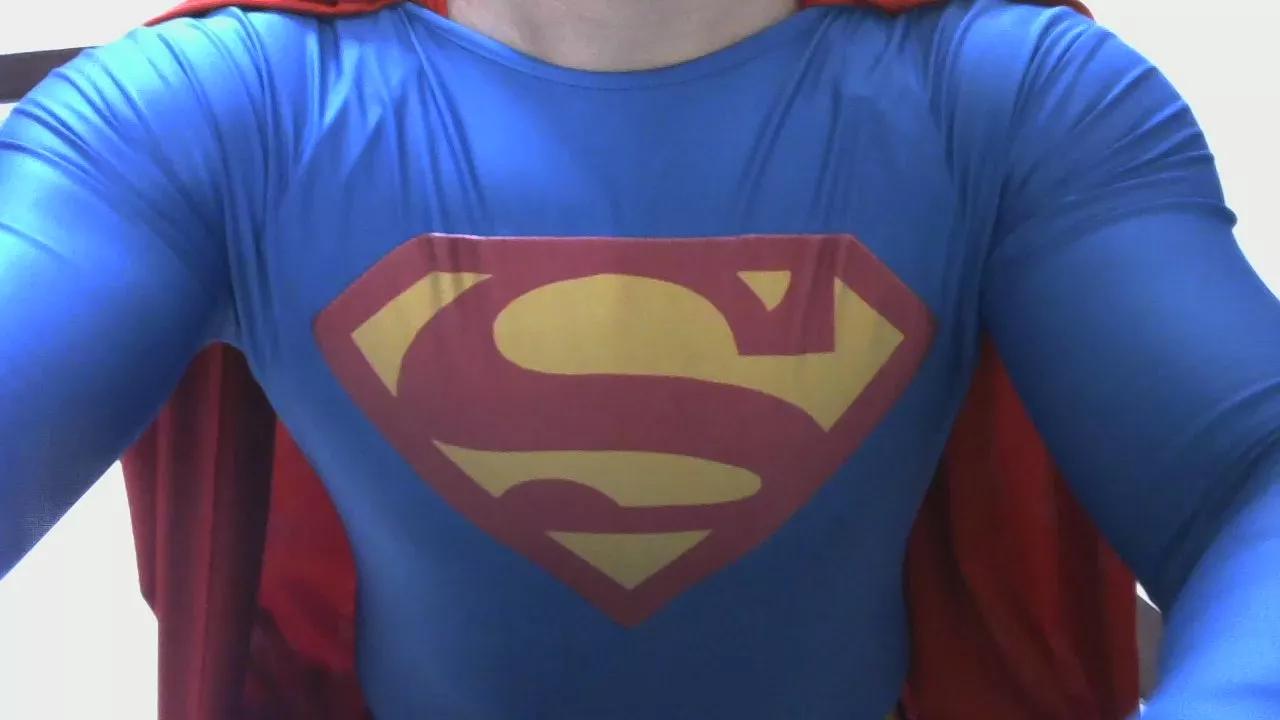 SuperHeroM on Cam4 