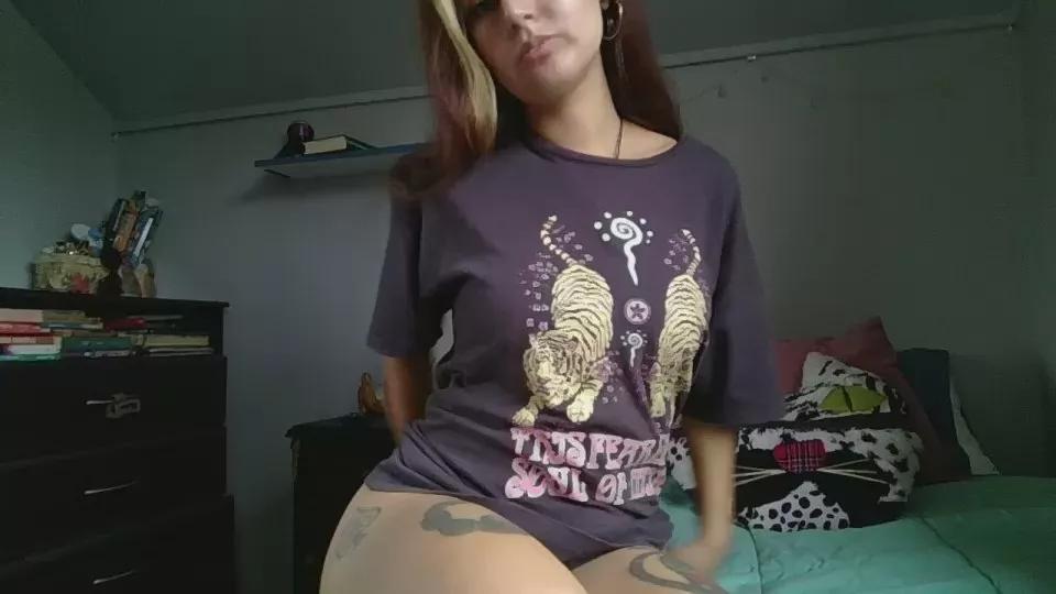 Sweet33honey on Cam4 