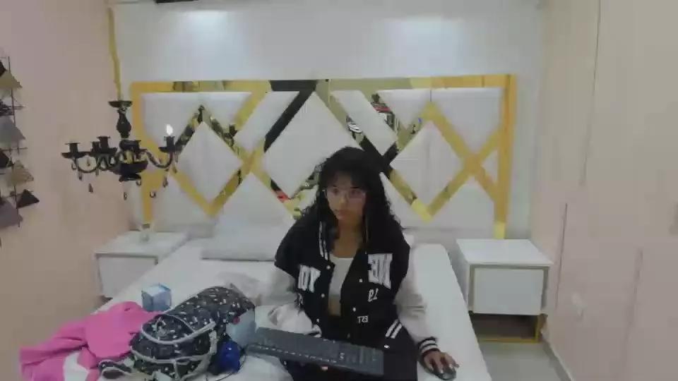 Sweet_Lucy_ on Cam4 