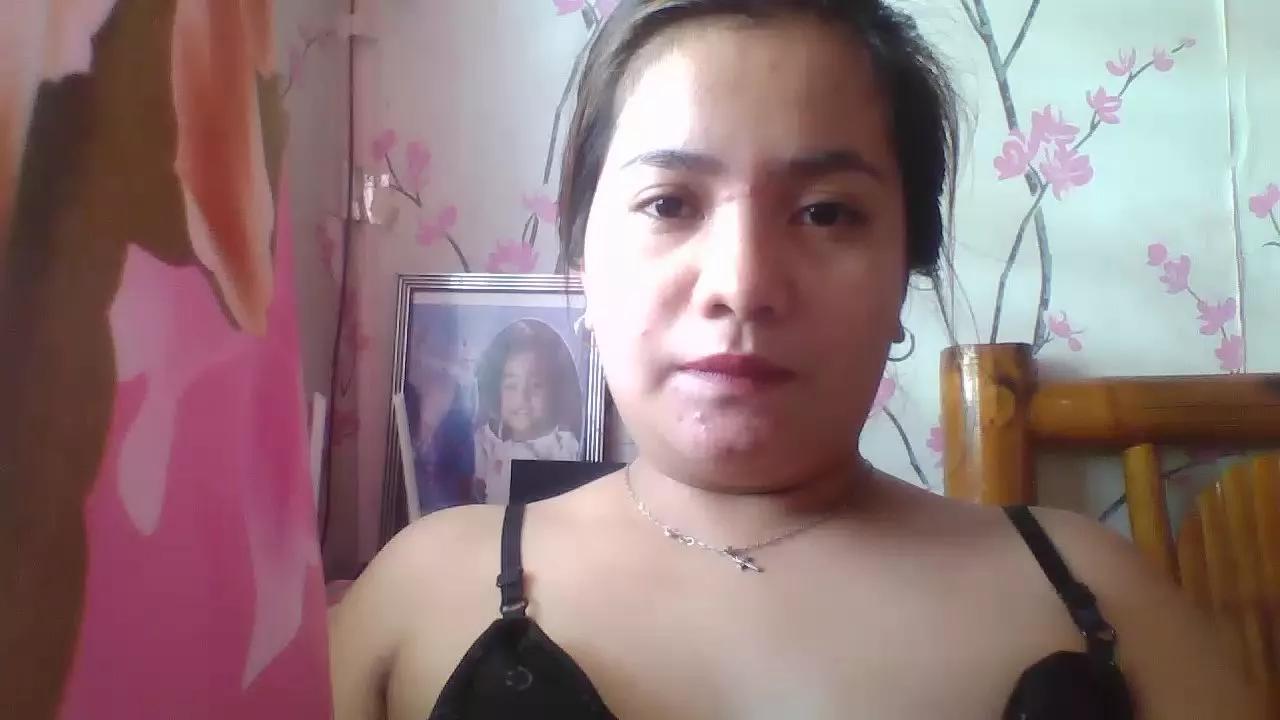 Sweet_roxie on Cam4 