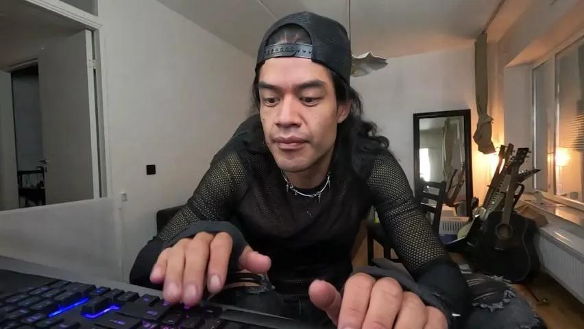 Sweetnpico on Cam4 