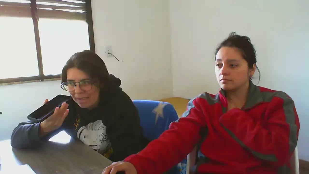 sweetredhota on Cam4 
