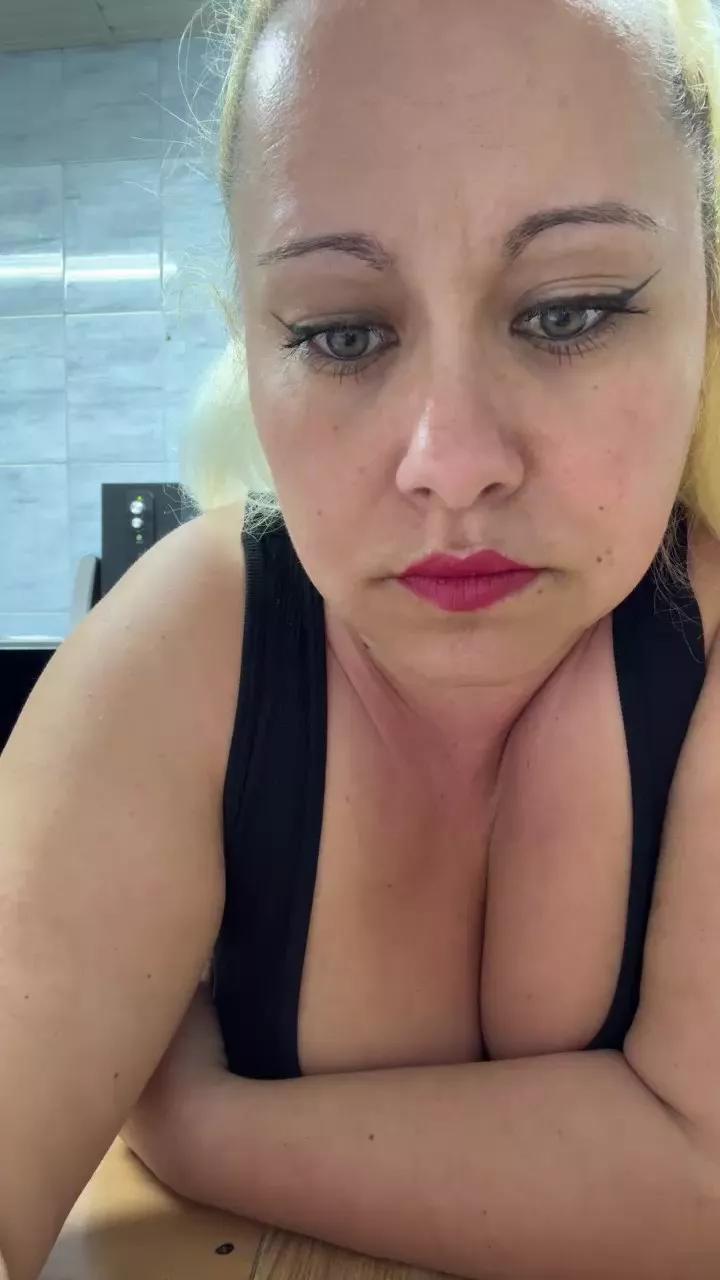 SweetySabina on Cam4 