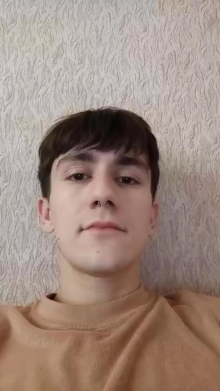 SynergyX on Cam4 