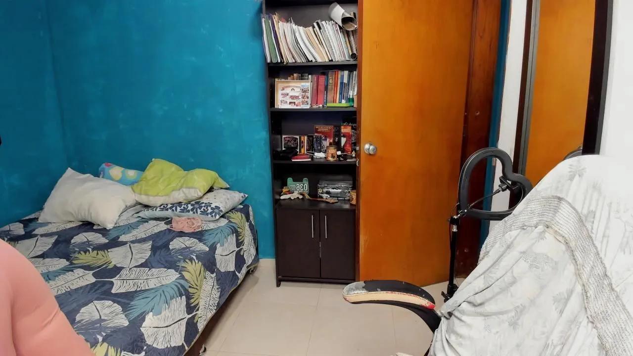 Offline tangerine_7 on Cam4