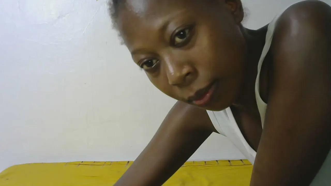Tee_ebony on Cam4 