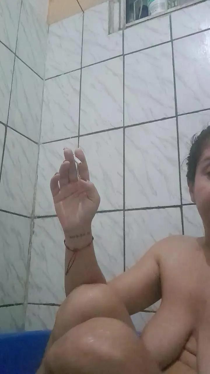 Freechat thaynnaxxx on Cam4