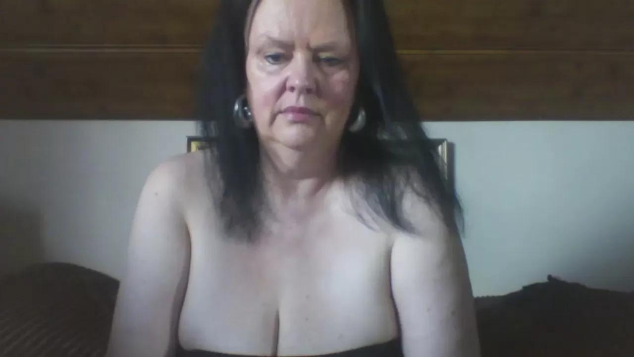 Offline TiffanyMilf on Cam4